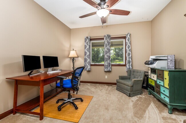 Building Photo - 1762 Creek Wood Dr