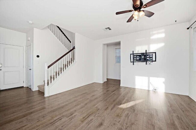 Building Photo - 1482 Franceschi Dr