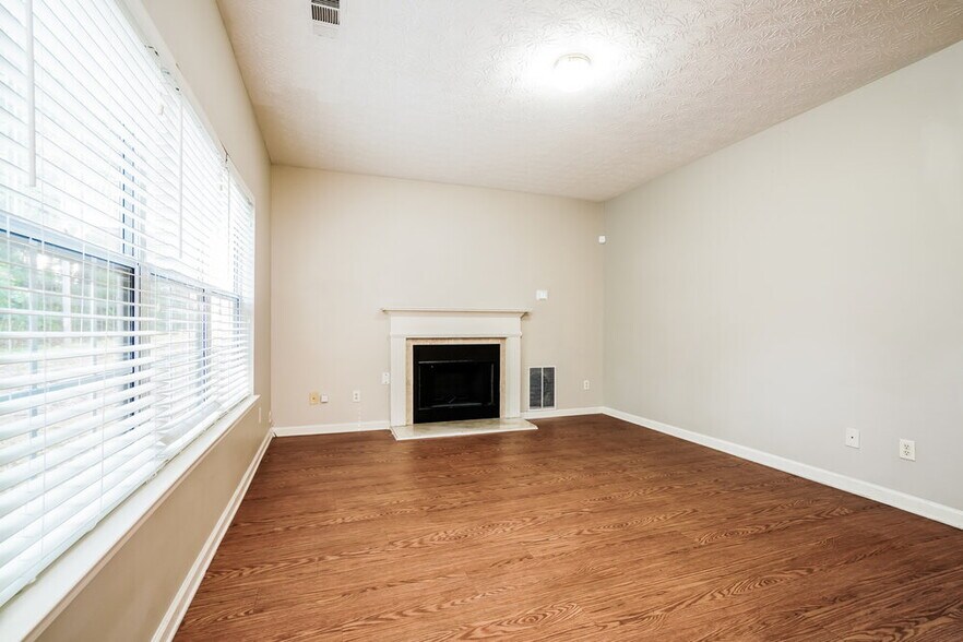 Building Photo - 7470 Royale Ct