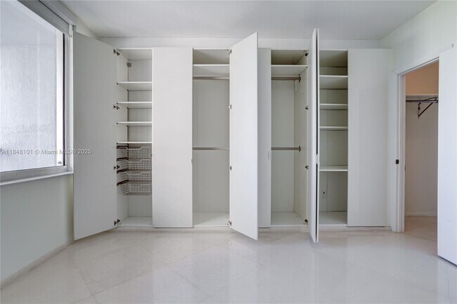 Building Photo - 325 S Biscayne Blvd