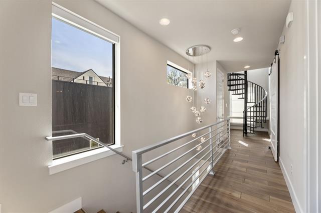 Building Photo - 4522 Deere St