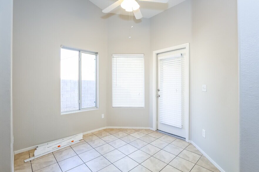 Building Photo - 546 Truffles St