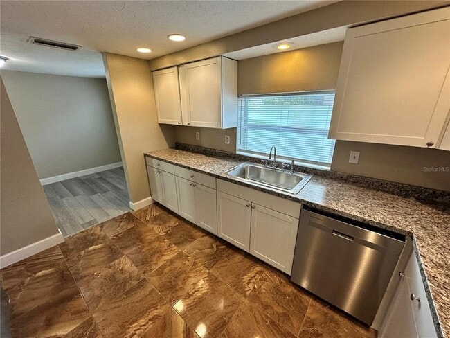 Building Photo - 6213 33rd Ave Cir W