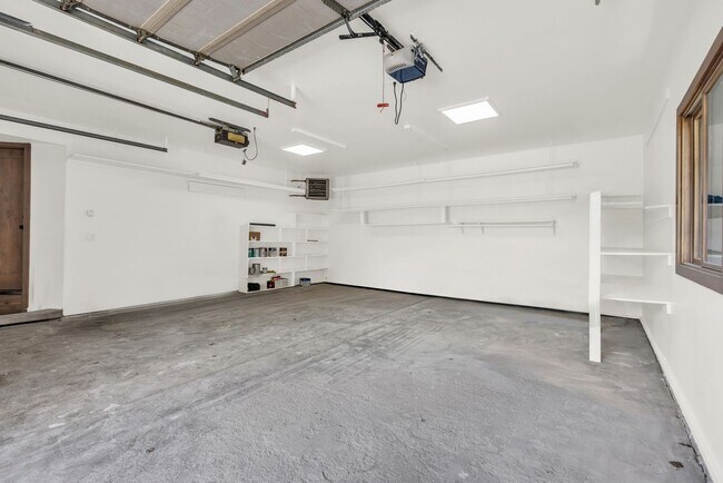 Building Photo - Pinebrook Luxury Remodeled Home