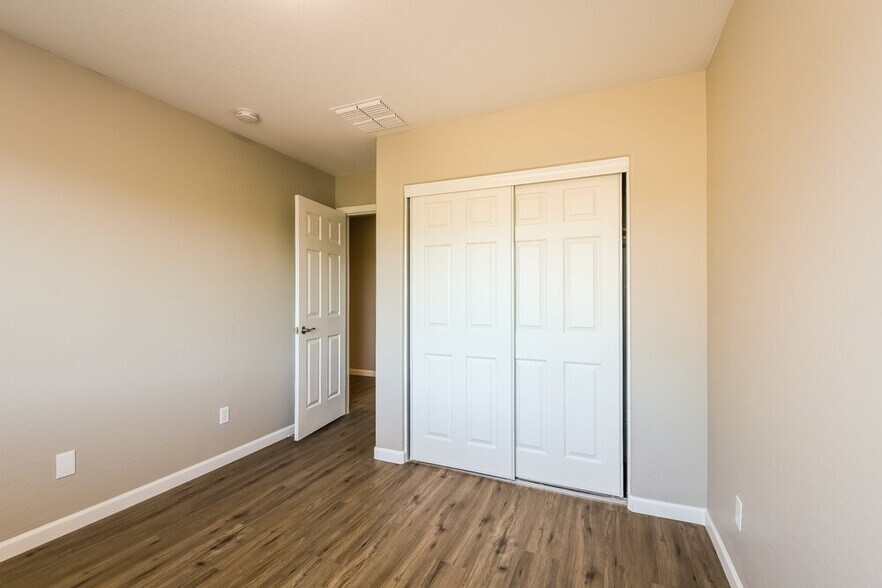 Building Photo - 39520 N Hillerman Way