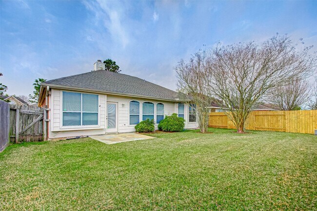 Building Photo - 3306 Stratford Pointe Dr