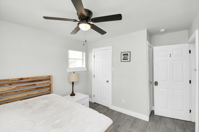 Building Photo - 5435 Pardee St