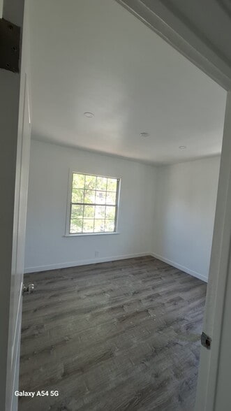 Building Photo - 5567 Kinston Ave