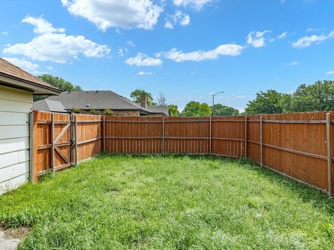 Building Photo - 7419 Lemonwood Ln
