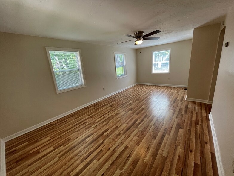 Building Photo - 6810-6834 Meade St