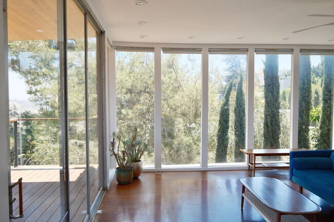 Building Photo - Stunning 2 bed/ 2 Bath Mid Century Modern Mount Washington Home with Panoramic Views, Floor to Ce...