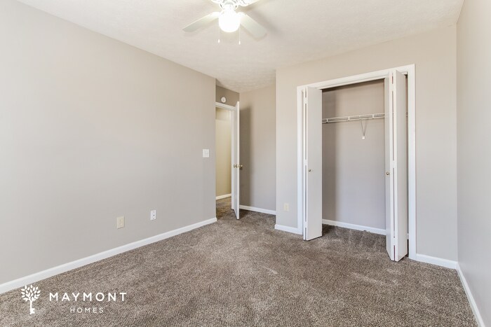 Building Photo - 7076 Lakeview Dr