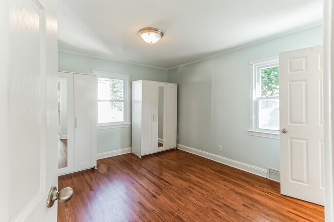 Building Photo - 1519 Boulevard