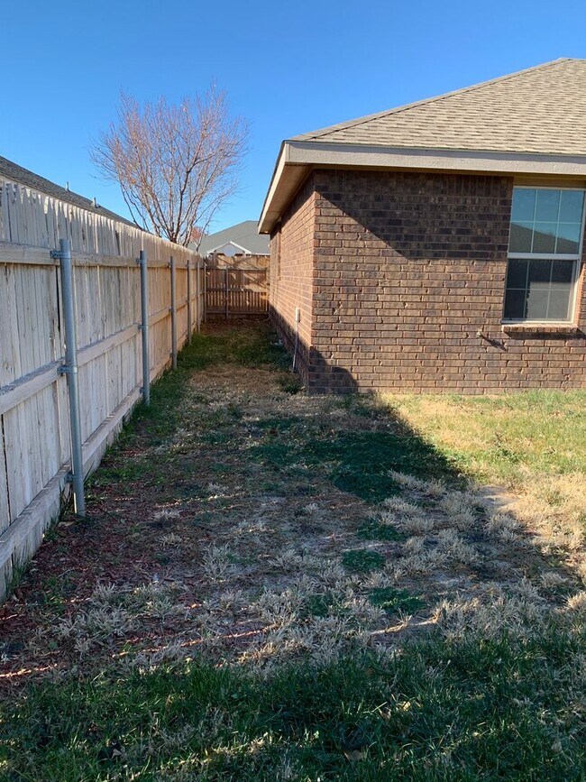 Building Photo - 2225 Jadyn Ln