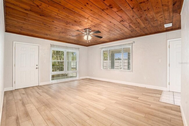 Building Photo - 5305 E Whiteway Dr