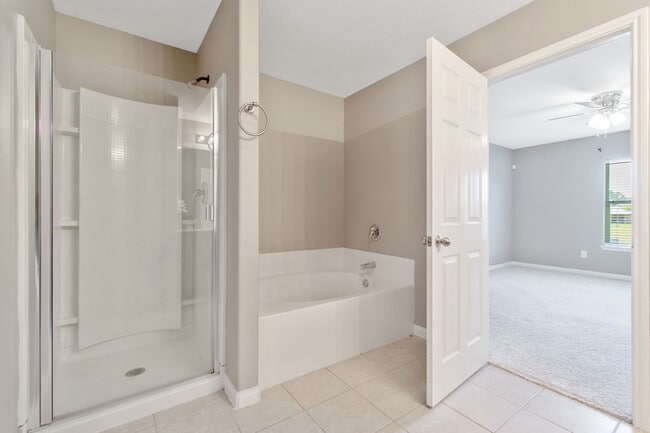 Building Photo - 31007 E Lost Creek Blvd