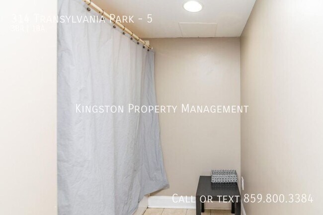 Building Photo - 314 Transylvania Park