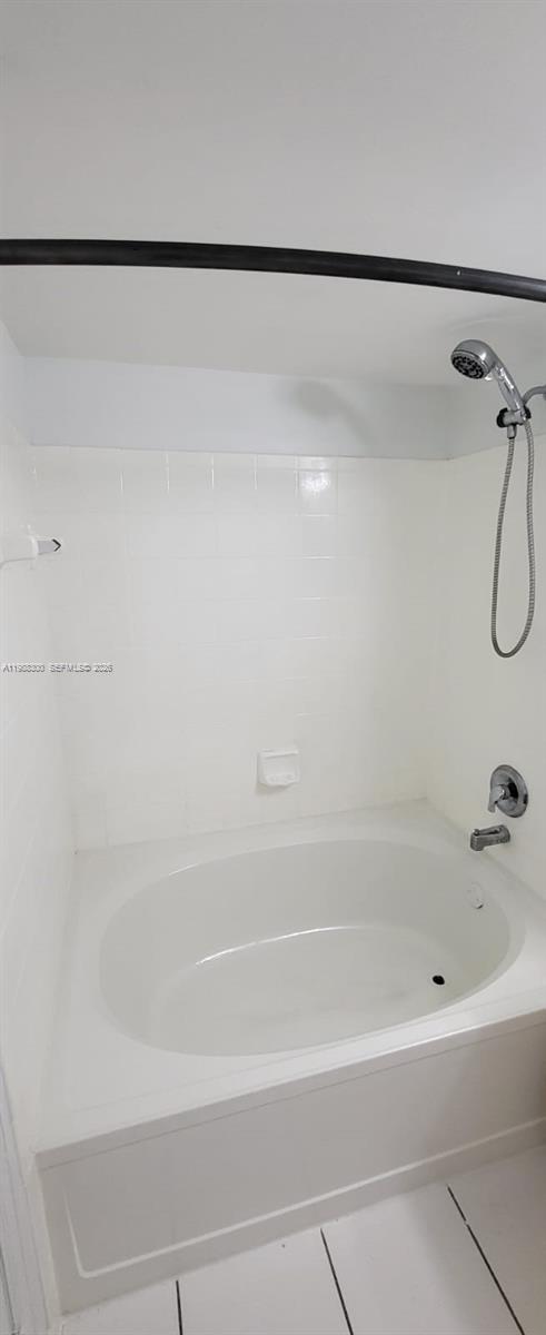 Building Photo - 2921 NE 185th St