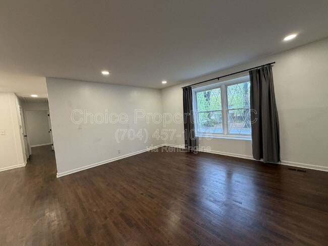 Building Photo - 5044 Baylor Dr