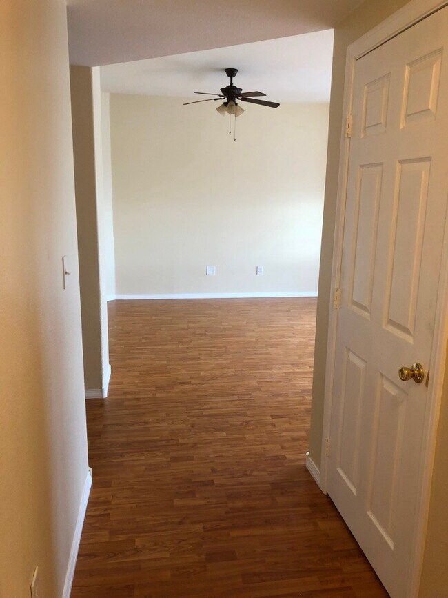 Building Photo - 833 Aspen Peak Loop