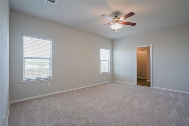 Building Photo - Beautiful and Spacious 4 BR / 3 BA Home fo...