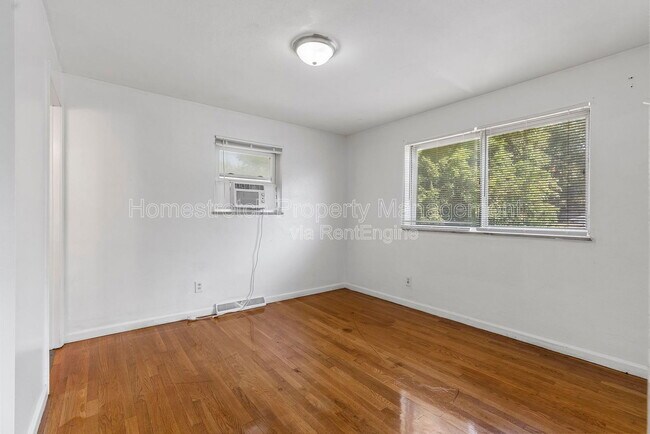 Building Photo - 500 N Elizabeth Ave