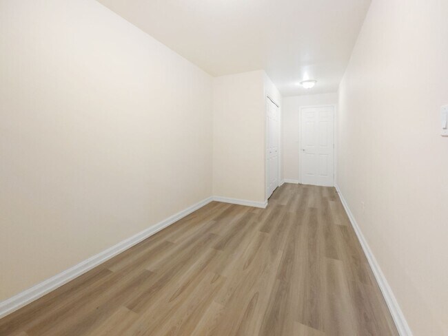 Building Photo - 7711 SE 39th St