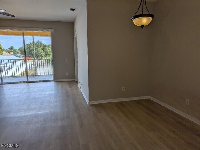 Building Photo - 2933 Santa Barbara Blvd