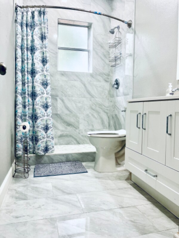 Building Photo - 6408 Sleepy Hollow Dr