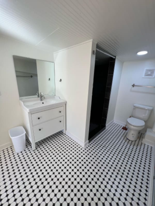 Building Photo - 119 W Main St