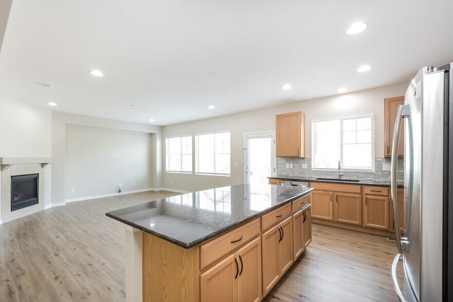 Building Photo - 14937 Melco Ave