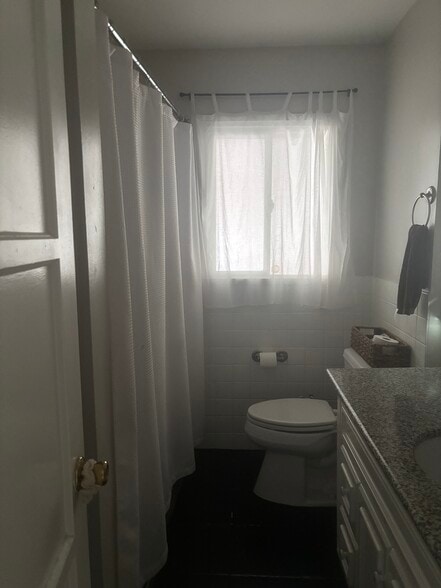 Bathroom with ample tub/shower and ample space - 4504 Keever Ave