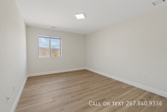 Building Photo - 400 College Park Dr