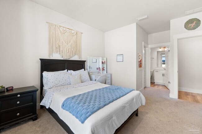 Building Photo - 249 Camellia Dr