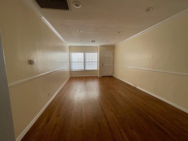 Building Photo - 10117 Camarillo St