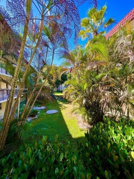 Building Photo - 3300 Spanish Moss Terrace