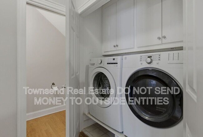 Building Photo - 200 Litchfield Pl
