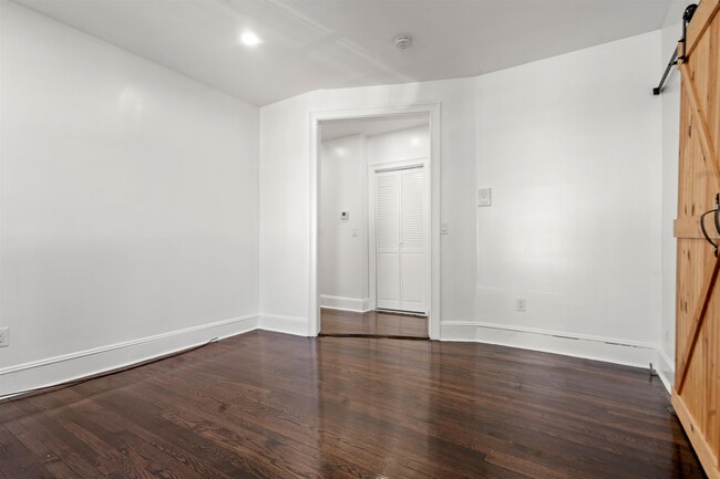 Building Photo - 56 Highwood Terrace