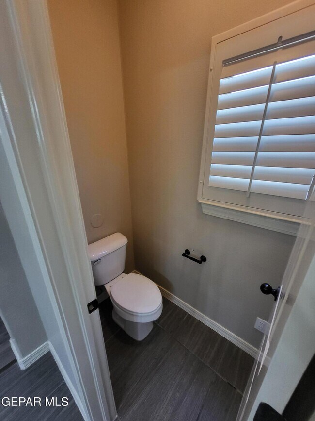 Building Photo - 3150 Spring Willow