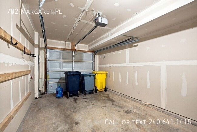Building Photo - 702 Margaret Pl