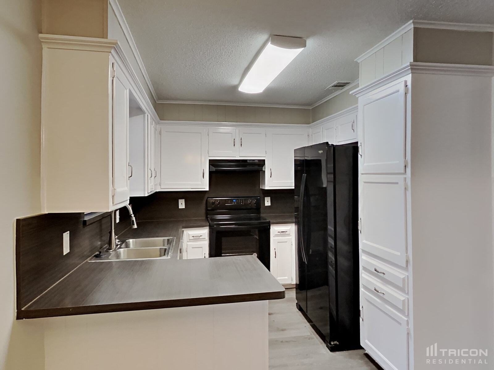 Building Photo - 820 Vaughn Dr