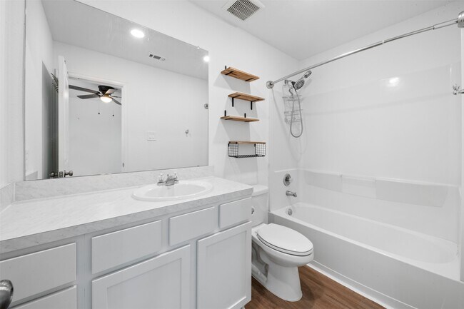 Building Photo - 1044 Rd 5203