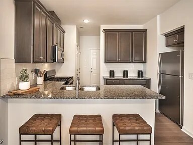 Kitchen - 15 Robeson St