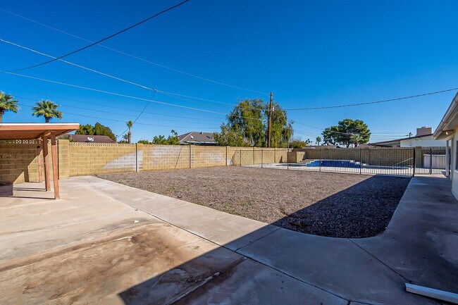 Building Photo - 3bed/2bath with pool in Scottsdale Highlands!