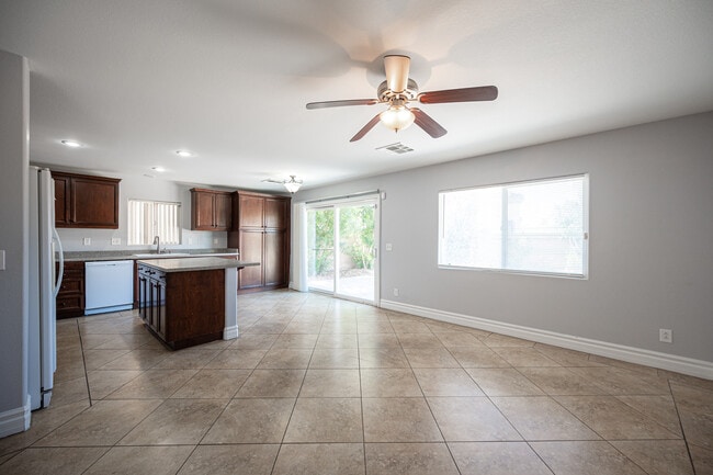 Building Photo - 248 Tie Breaker Ct