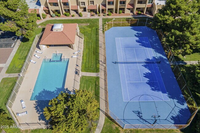 Building Photo - 14420 N 57th Dr