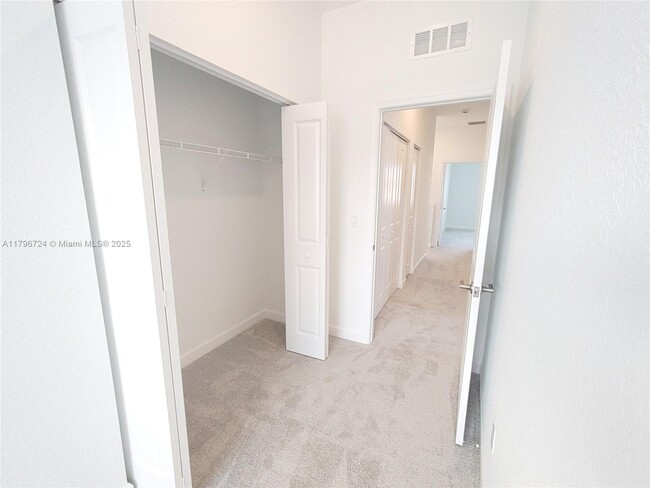 Building Photo - 522 Rivergrass St