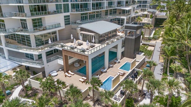Building Photo - 3100 N Ocean Dr