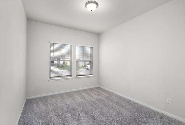 Building Photo - Huge 5-Bedroom Home for Lease in South Austin