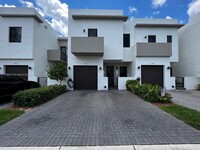 Building Photo - 492 SW 91st Pl